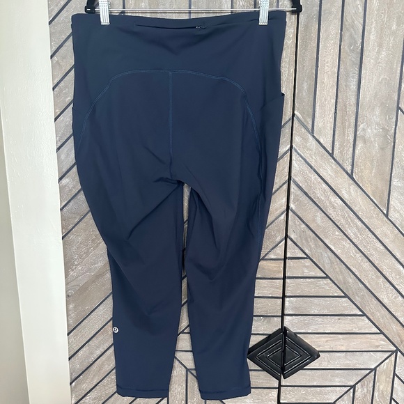 LuluLemon Navy Leggings Size 14 - Picture 4 of 5
